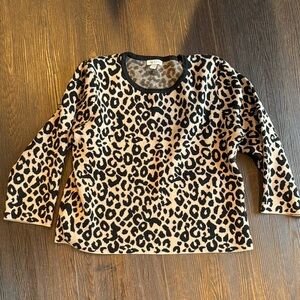 Like New Grey & Gray Leopard Print Sweater - L/XL